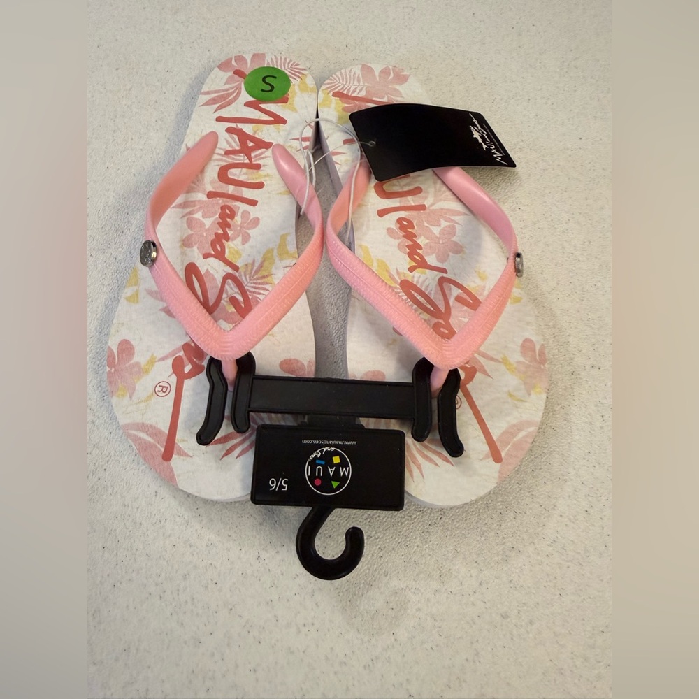 Maui and Sons Pink Floral Thong Sandals